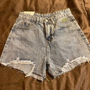 L D D shorts